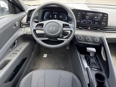New 2026 Hyundai Elantra SE FWD image 14