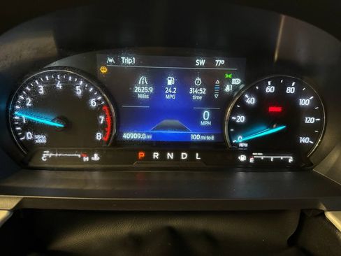 Used 2023 Ford Explorer XLT w/ Equipment Group 202A AWD/4WD image 10