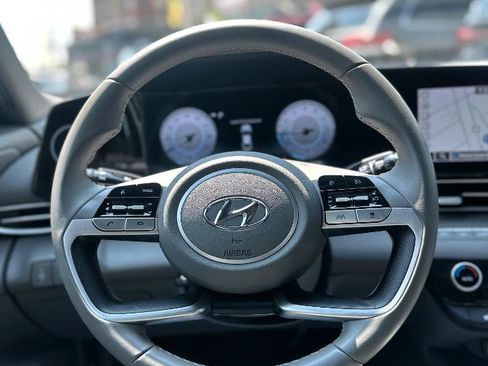 Used 2023 Hyundai Elantra SEL w/ Convenience Package FWD image 12