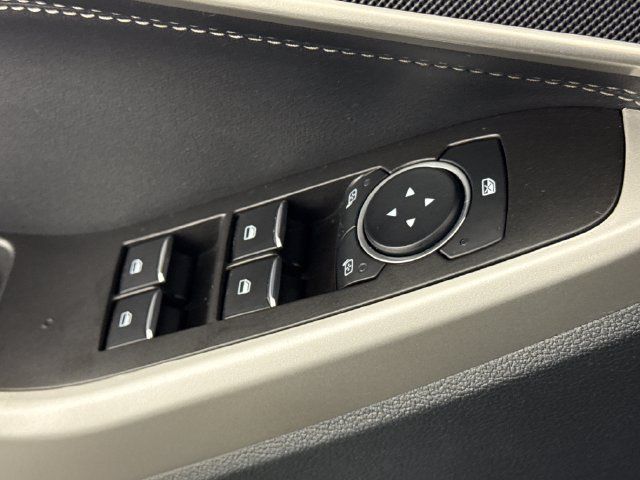 Used 2024 Ford Explorer XLT AWD/4WD image 30