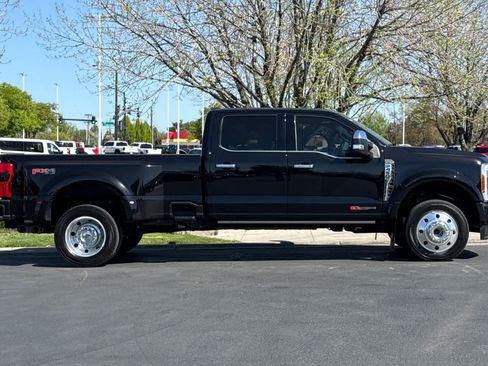 Certified 2023 Ford F450 Platinum w/ FX4 Off-Road Package AWD/4WD image 8