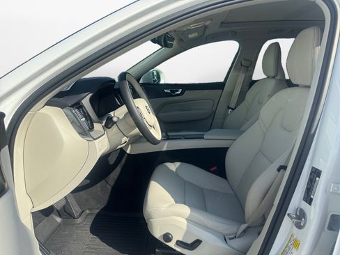 Used 2023 Volvo XC60 T8 Plus w/ Climate Package AWD/4WD image 9