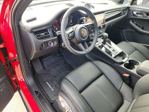New 2026 Porsche Macan Turbo image 4