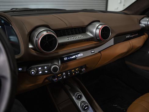 Used 2019 Ferrari 812 Superfast RWD image 42