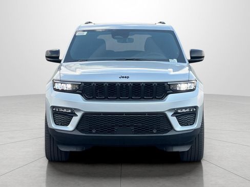 New 2025 Jeep Grand Cherokee Limited w/ Luxury Tech Group II image 3