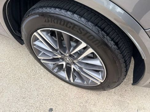 Used 2025 Acura MDX SH-AWD w/ Advance Package image 5