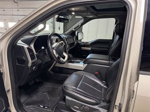 Used 2018 Ford F150 Lariat w/ Equipment Group 502A Luxury AWD/4WD image 13