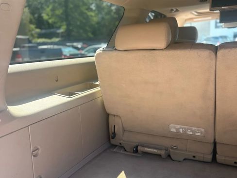 Used 2013 Cadillac Escalade ESV Premium image 13