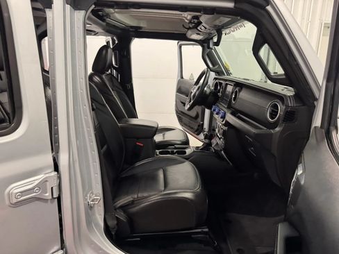 Used 2023 Jeep Wrangler Unlimited Sahara AWD/4WD image 41