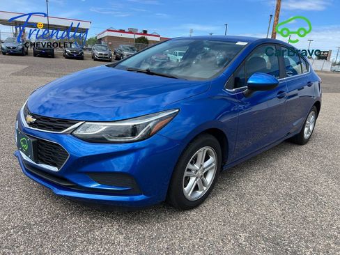 Used 2017 Chevrolet Cruze LT w/ Convenience Package FWD image 1