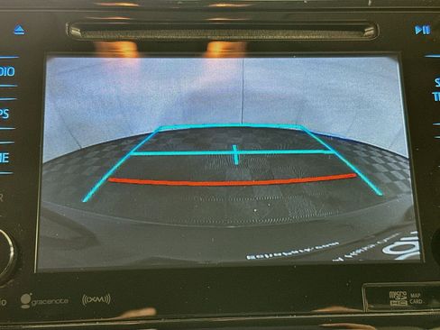 Used 2016 Toyota Prius Three Touring w/ Preferred Accessory Package FWD image 21