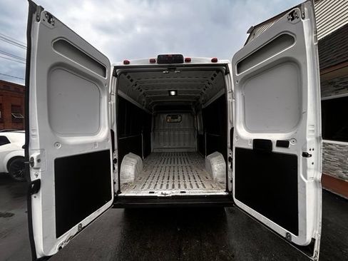 Used 2025 RAM ProMaster 2500 w/ Convenience Group FWD image 10