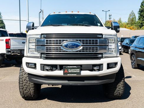 Used 2017 Ford F250 Platinum w/ Platinum Ultimate Package image 2