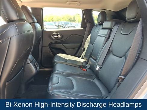 Used 2016 Jeep Cherokee High Altitude w/ Luxury Group AWD/4WD image 19