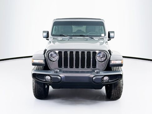 Used 2022 Jeep Wrangler Unlimited Sahara AWD/4WD image 2