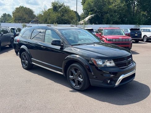 Used 2018 Dodge Journey Crossroad FWD image 2