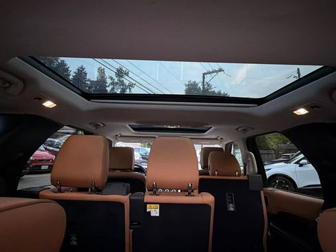 Used 2018 Land Rover Discovery HSE Luxury AWD/4WD image 8