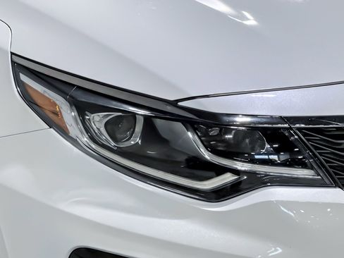 Used 2020 Kia Optima LX FWD image 11