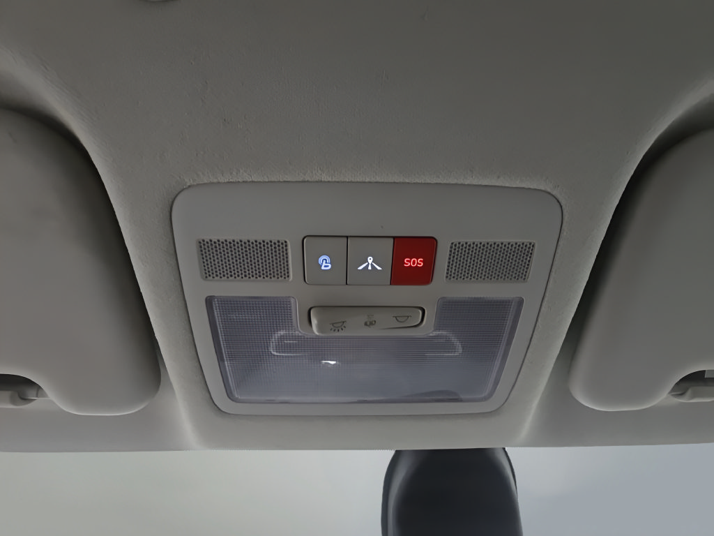 Used 2022 Hyundai Venue Limited FWD image 37