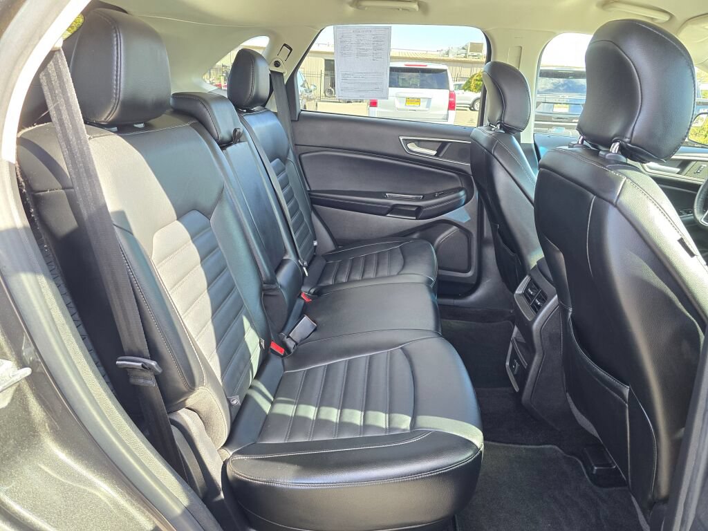 Used 2016 Ford Edge SEL w/ Equipment Group 201A AWD/4WD image 13