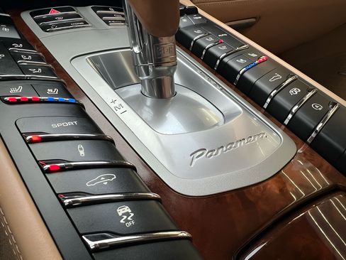 Used 2012 Porsche Panamera AWD/4WD image 71