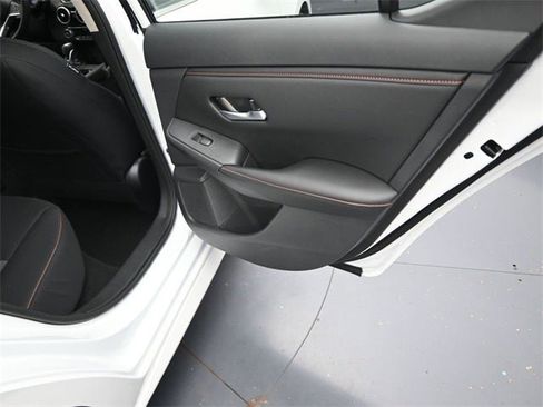 New 2025 Nissan Sentra SR image 32