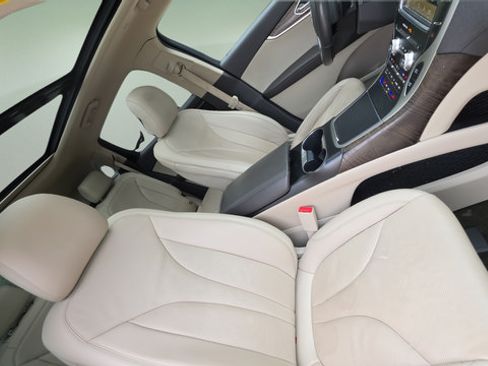 Used 2019 Lincoln Nautilus Reserve w/ Drivers Assistance Package AWD/4WD image 13