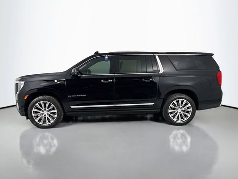 Used 2021 GMC Yukon XL Denali w/ Denali Premium Package AWD/4WD image 4