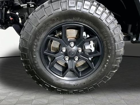 Used 2024 Jeep Gladiator Sport AWD/4WD image 31