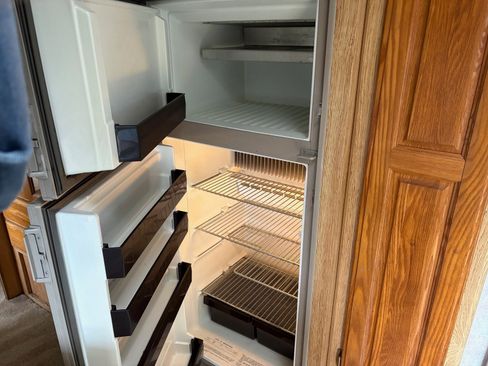 Used 1995 Ford E-350 and Econoline 350 image 37