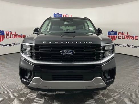 New 2025 Ford Expedition Max Platinum w/ Driver's Package image 8