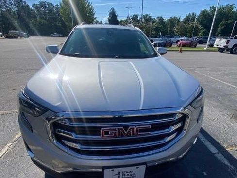 Used 2020 GMC Terrain SLT w/ Preferred Package AWD/4WD image 2