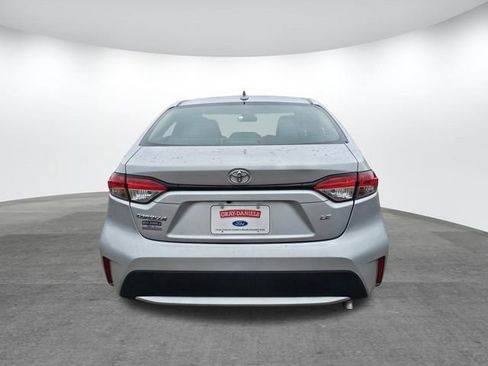 Used 2021 Toyota Corolla LE image 5