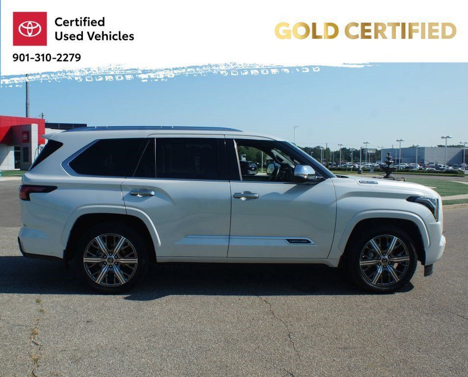 Used 2023 Toyota Sequoia Capstone AWD/4WD image 22