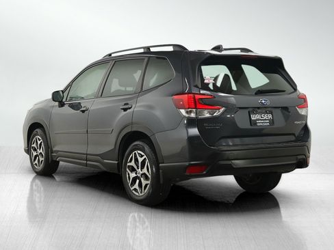 Used 2020 Subaru Forester Premium AWD/4WD image 3