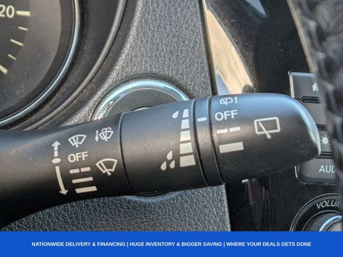 Used 2019 Nissan Rogue SV image 37