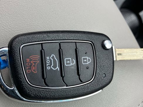 Used 2020 Hyundai Tucson SE w/ Cargo Package image 36