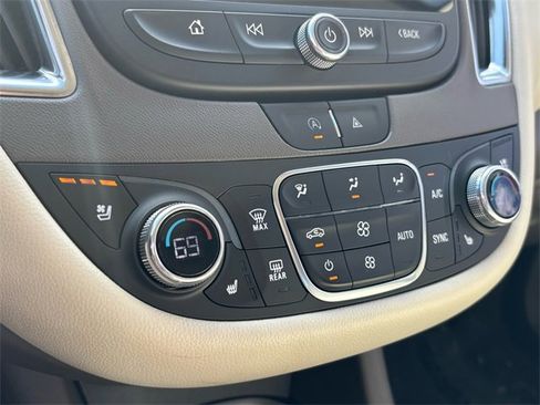 Used 2024 Chevrolet Malibu LT image 32