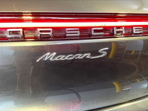 Certified 2023 Porsche Macan S AWD/4WD image 35