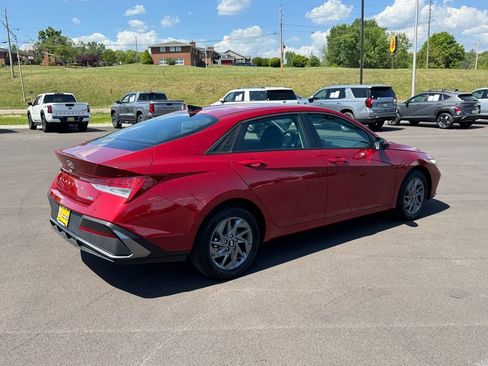 New 2026 Hyundai Elantra Hybrid FWD image 4