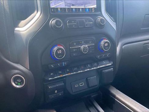 Used 2021 Chevrolet Silverado 1500 LTZ w/ LTZ Premium Package AWD/4WD image 32
