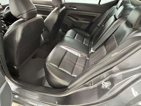 Used 2023 Nissan Altima 2.5 SR w/ SR Premium Package FWD image 9