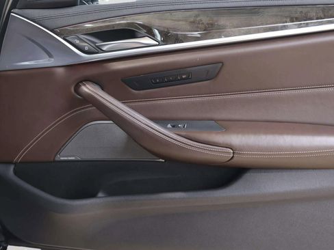 Used 2017 BMW 540i xDrive image 32