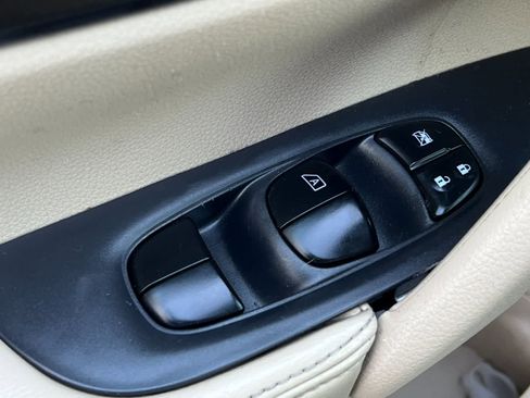 Used 2015 Nissan Rogue S w/ S Family Package FWD image 14