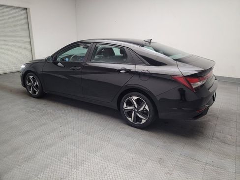 Used 2023 Hyundai Elantra SEL w/ Convenience Package FWD image 3