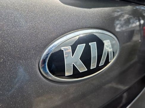 Used 2016 Kia Soul FWD image 4