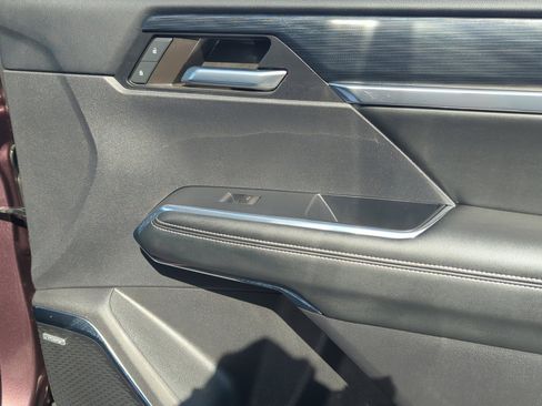 Used 2024 GMC Acadia Elevation image 16