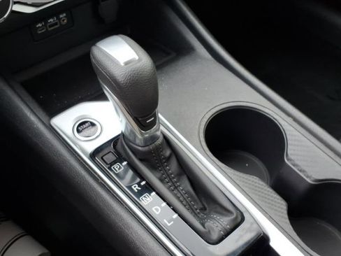 Used 2025 Nissan Altima 2.5 SV image 24