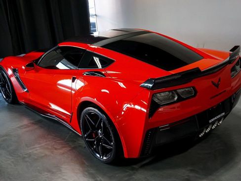 Used 2015 Chevrolet Corvette Z06 w/ 3LZ Preferred Equipment Group image 71