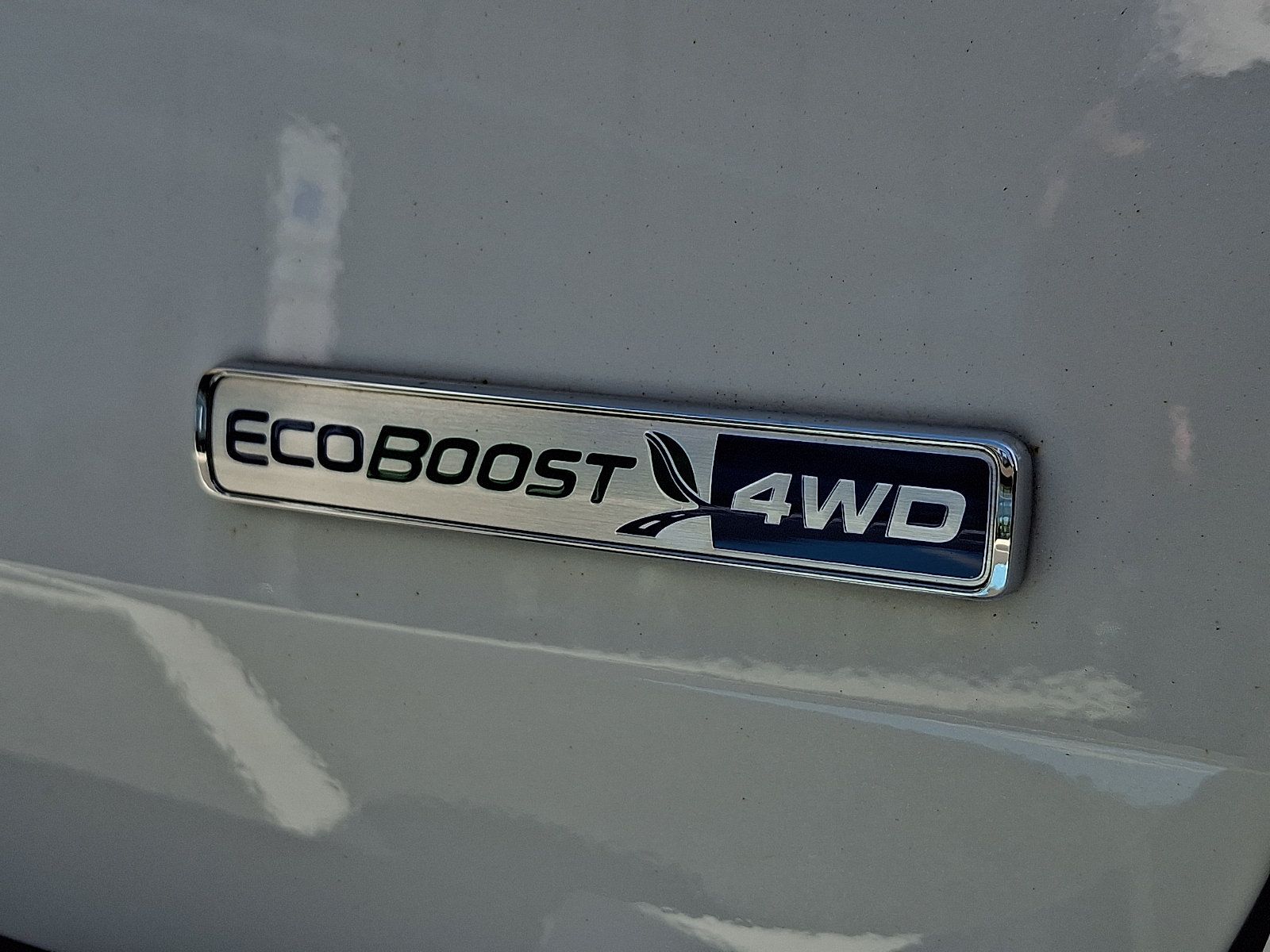 Used 2020 Ford Explorer XLT w/ Equipment Group 202A AWD/4WD image 32